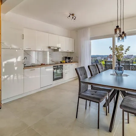 Veluana 3 With A Balcony Апартаменти