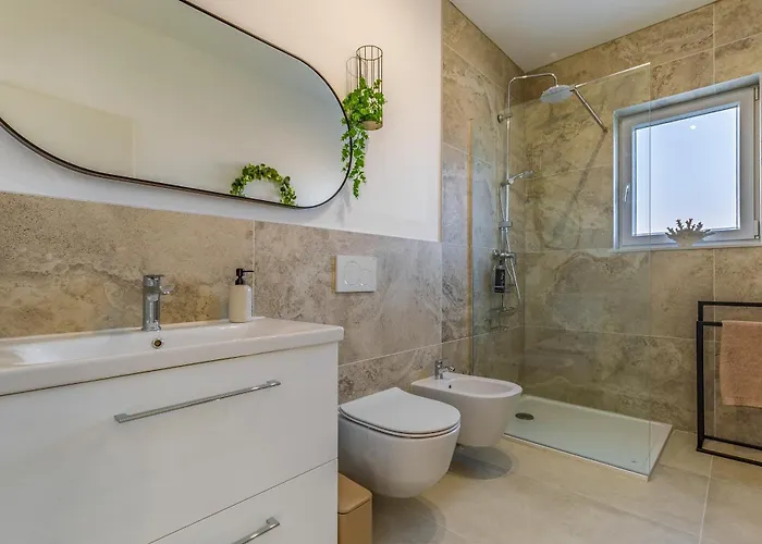 Veluana 3 With A Balcony * Пула