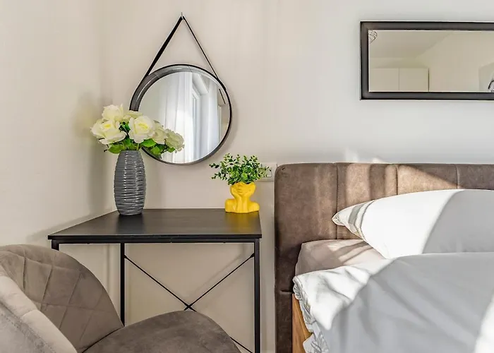 Апартаменти Veluana 3 With A Balcony Пула