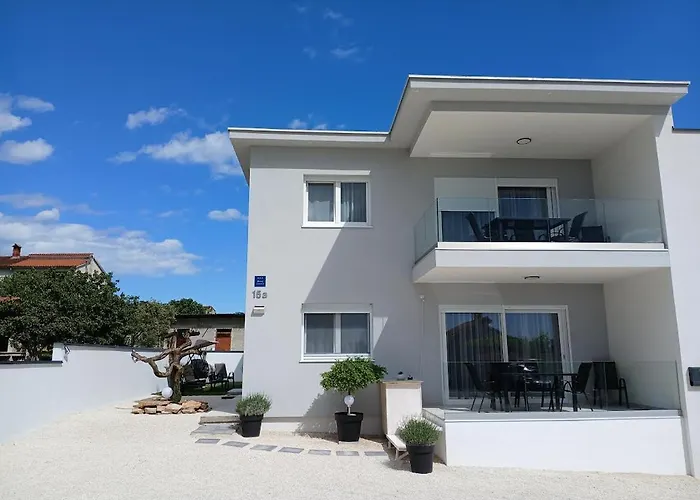 Апартаменти Veluana 3 With A Balcony Пула