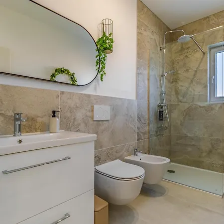 Veluana 3 With A Balcony * Pula