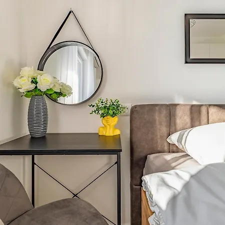 Lägenhet Veluana 3 With A Balcony Pula