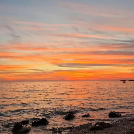 Veluana 3 With A Balcony شقة *