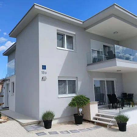 Veluana 3 With A Balcony Apartment *