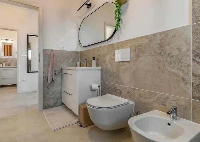 Veluana 3 With A Balcony פולה